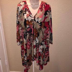 ATTITUDES by Renée - Floral Shark Bite Tunic